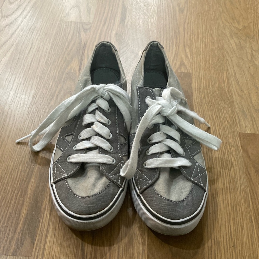 Vans Women’s Gray White Canvas Lace-Up Platform Sneakers Tennis Shoes